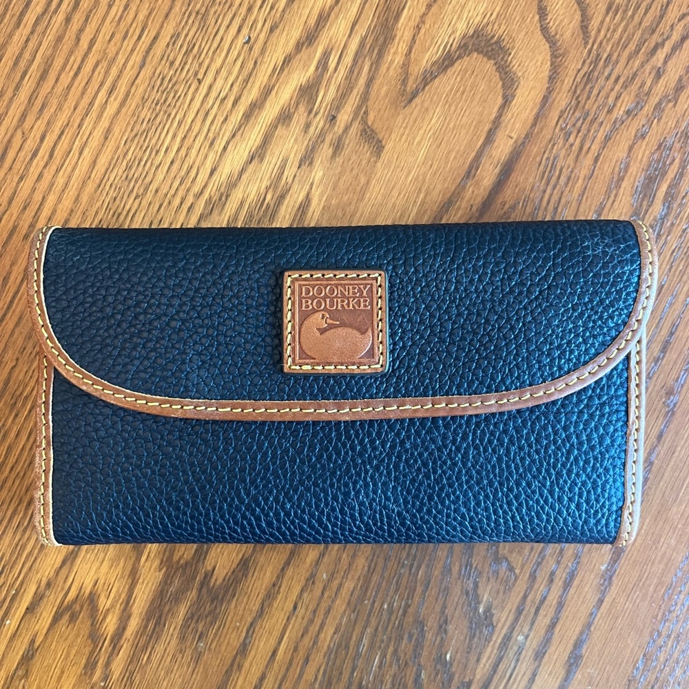 Dooney & Bourke Pebble Grain Continental Clutch Navy Like New!